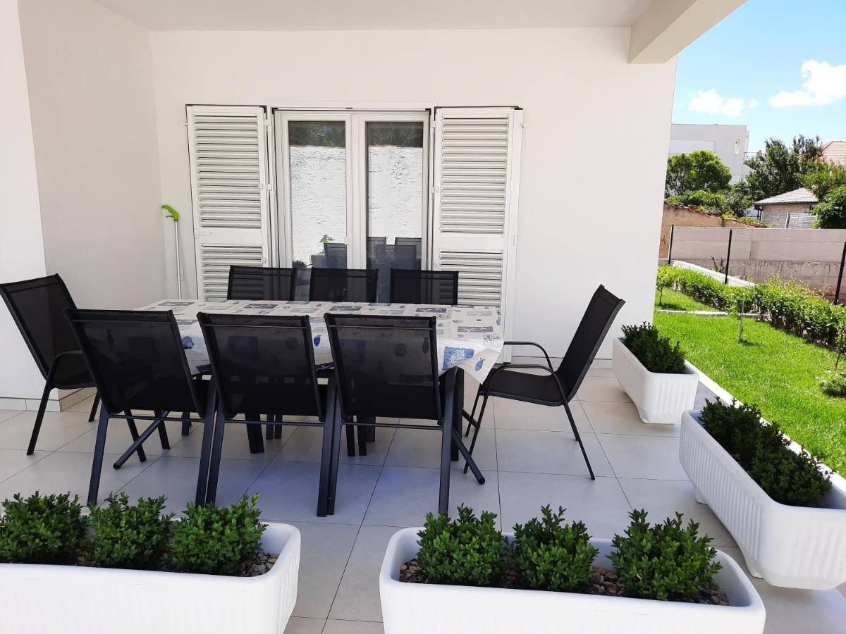 Holiday Home Bajlo Apartment With Three Bedrooms Zadar Exteriér fotografie