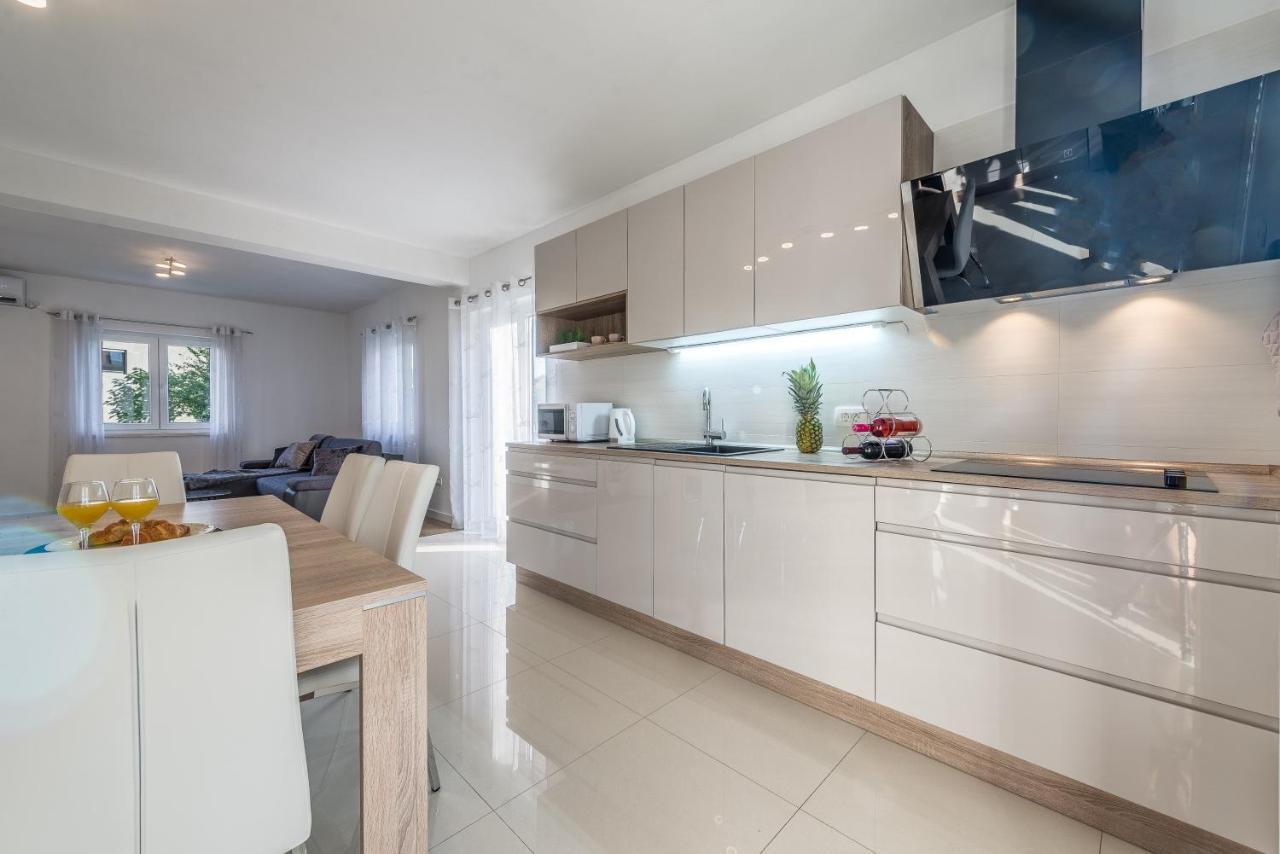 Holiday Home Bajlo Apartment With Three Bedrooms Zadar Exteriér fotografie