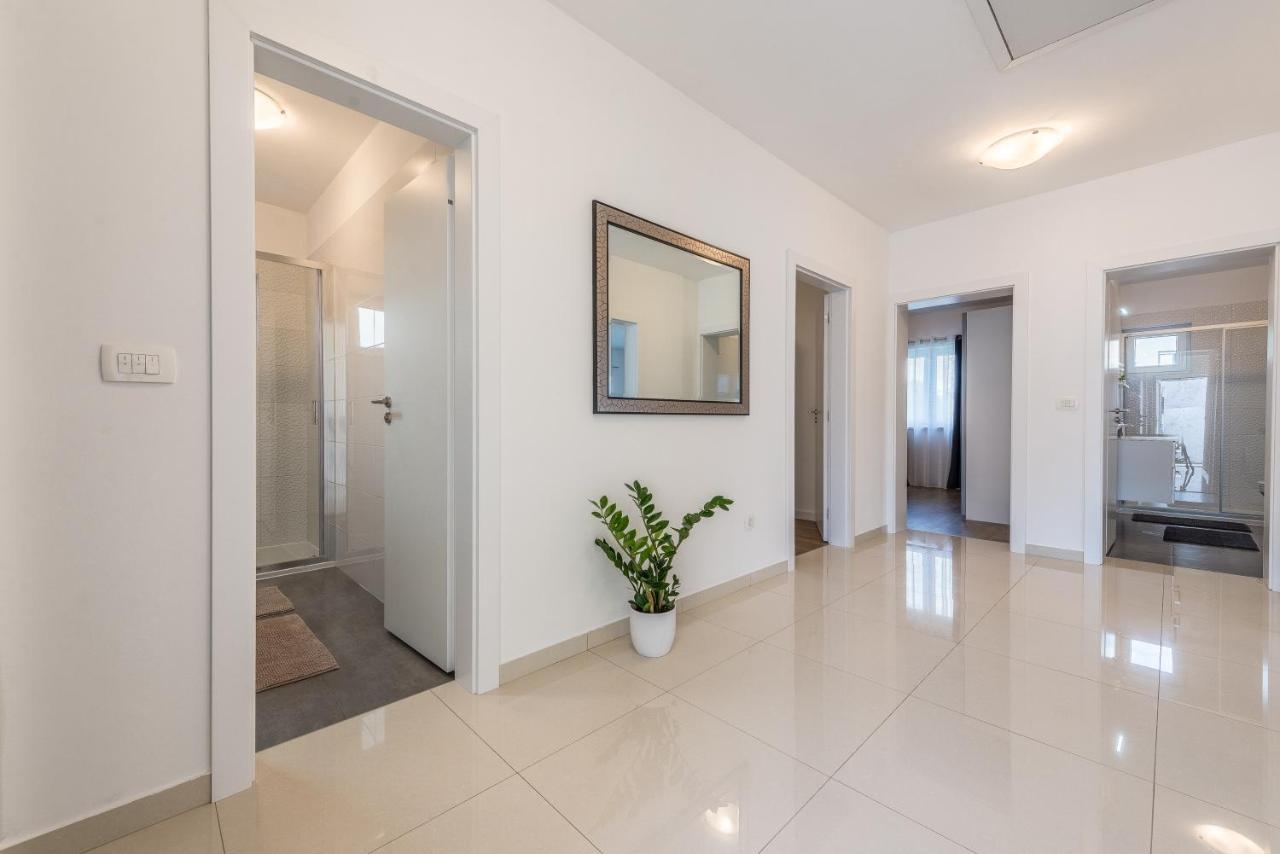 Holiday Home Bajlo Apartment With Three Bedrooms Zadar Exteriér fotografie