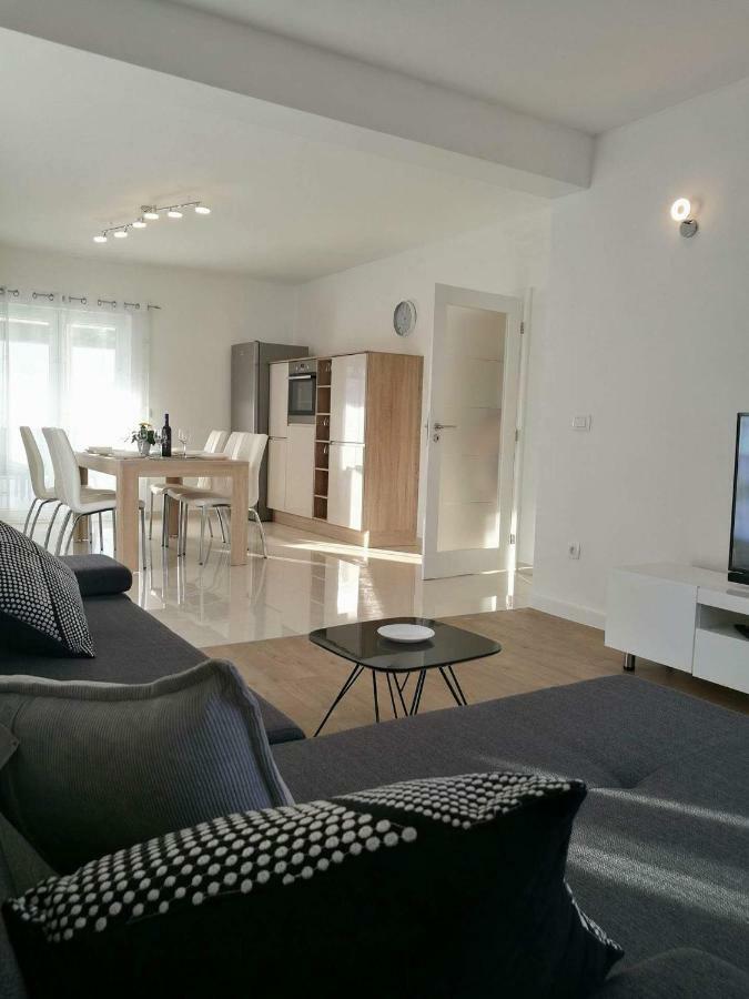 Holiday Home Bajlo Apartment With Three Bedrooms Zadar Exteriér fotografie